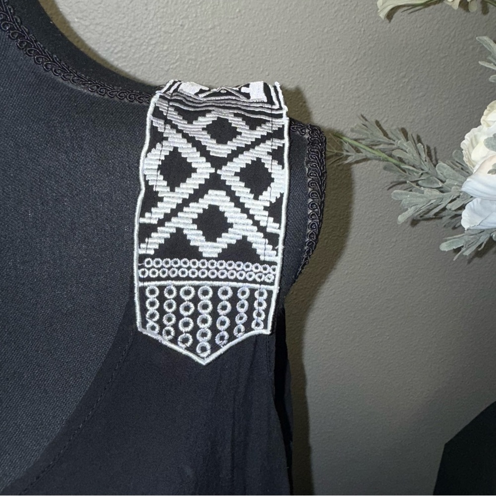 Lady’s World Black Fringe Tunic Boho Embroidered Straps Sleeveless Top XL - Picture 2 of 8